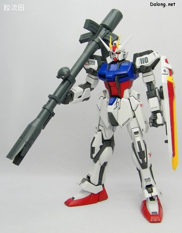 Bandai MG 1/100 Aile Strike Gundam + Bazooka