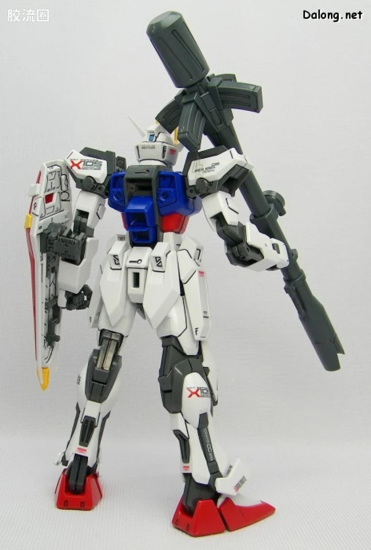 Bandai MG 1/100 Aile Strike Gundam + Bazooka