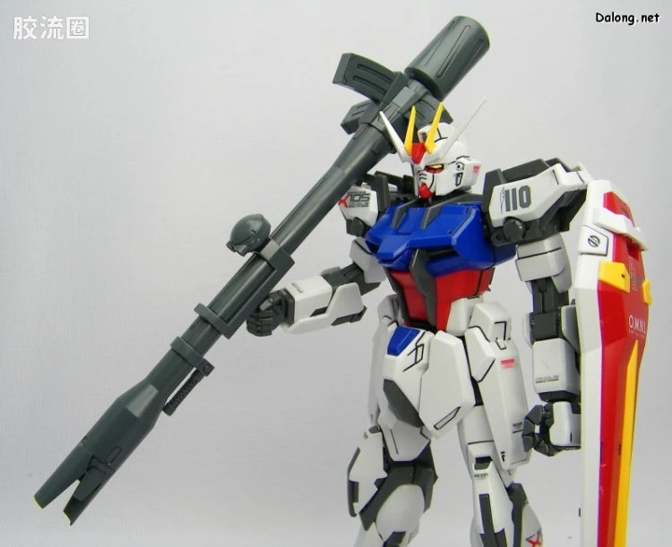 Bandai MG 1/100 Aile Strike Gundam + Bazooka