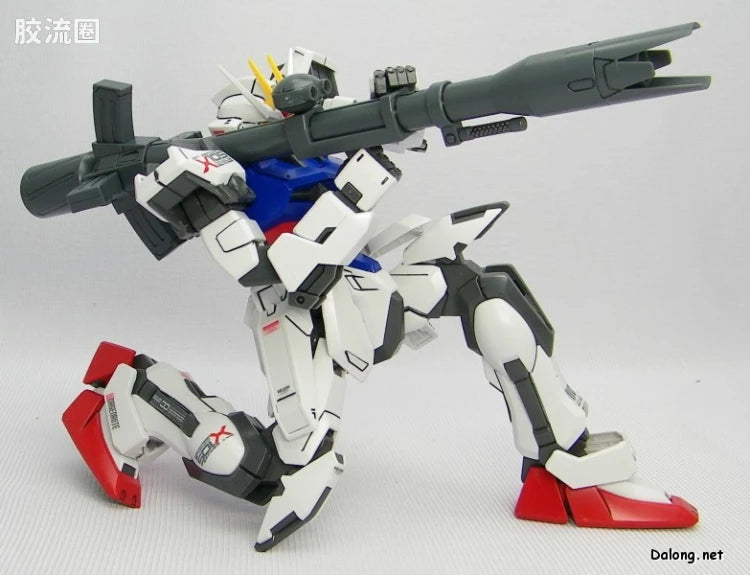 Bandai MG 1/100 Aile Strike Gundam + Bazooka