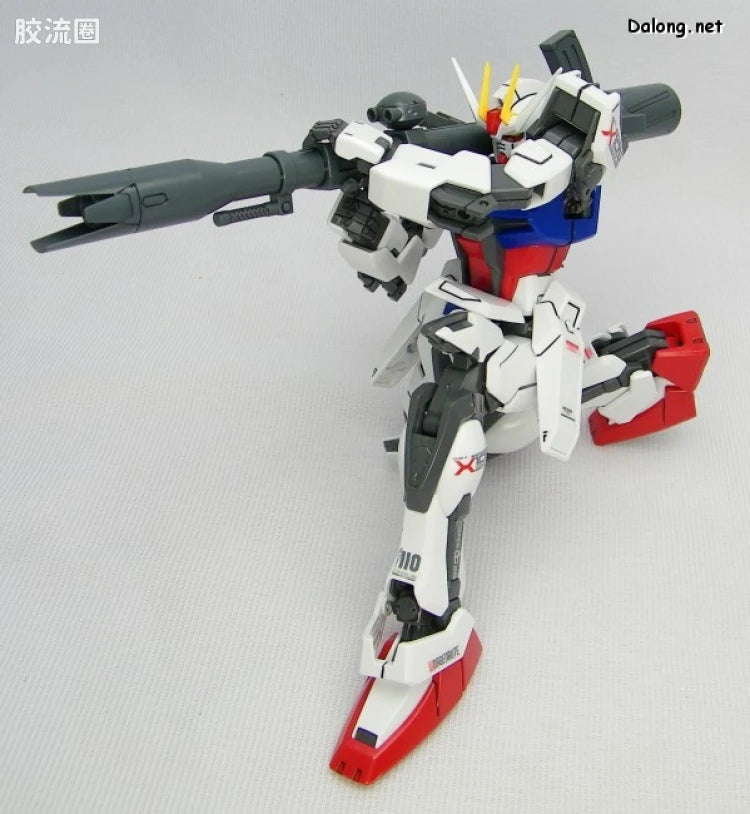 Bandai MG 1/100 Aile Strike Gundam + Bazooka