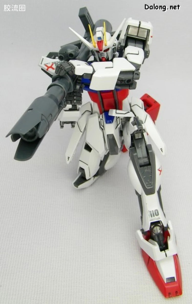 Bandai MG 1/100 Aile Strike Gundam + Bazooka
