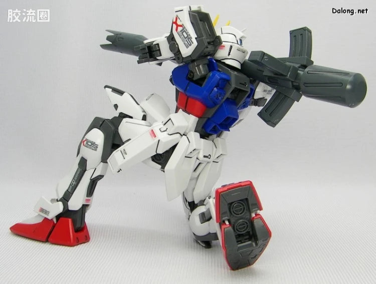 Bandai MG 1/100 Aile Strike Gundam + Bazooka