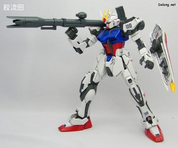 Bandai MG 1/100 Aile Strike Gundam + Bazooka