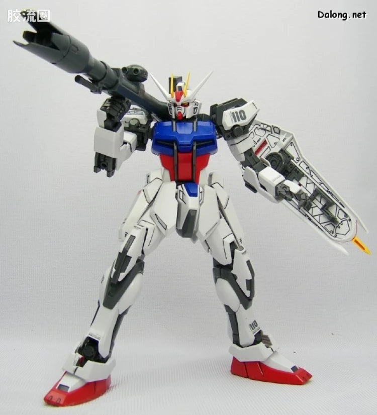 Bandai MG 1/100 Aile Strike Gundam + Bazooka