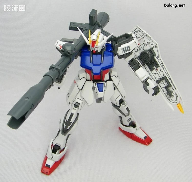Bandai MG 1/100 Aile Strike Gundam + Bazooka