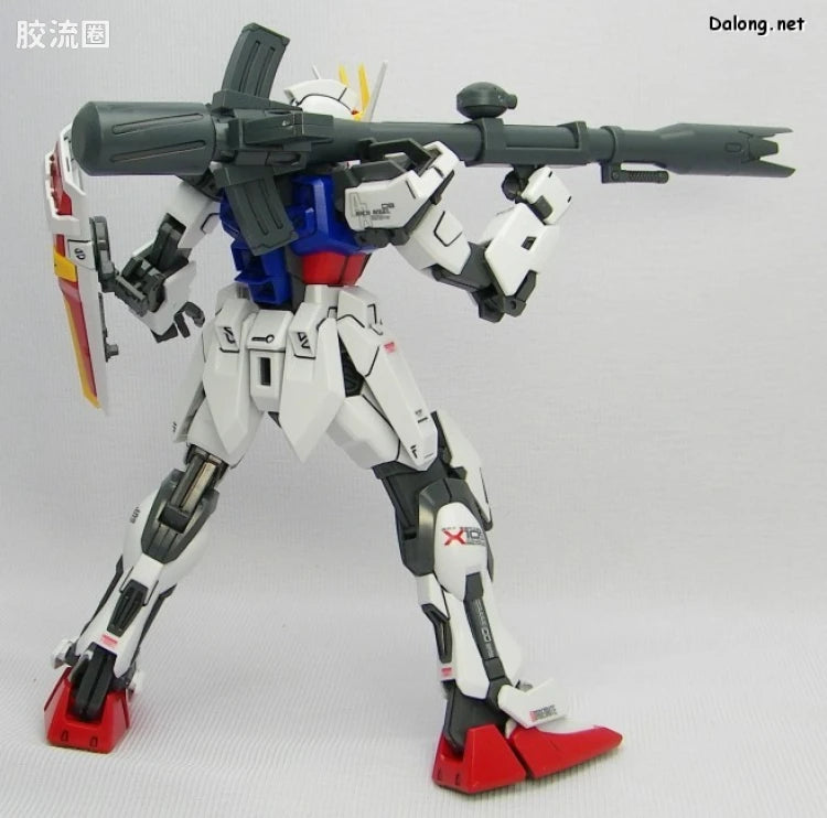 Bandai MG 1/100 Aile Strike Gundam + Bazooka