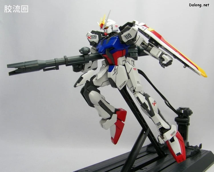 Bandai MG 1/100 Aile Strike Gundam + Bazooka