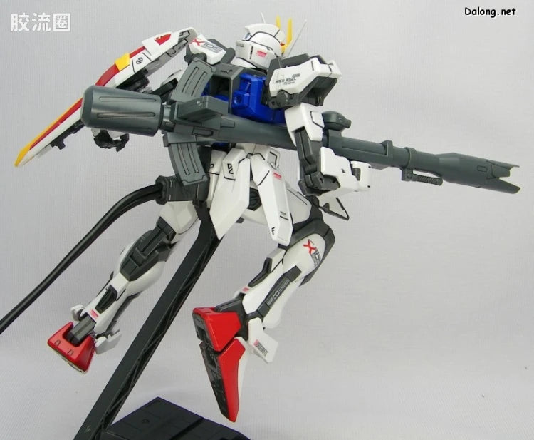 Bandai MG 1/100 Aile Strike Gundam + Bazooka