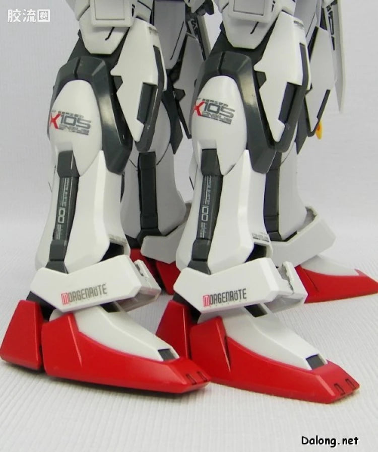 Bandai MG 1/100 Aile Strike Gundam + Bazooka