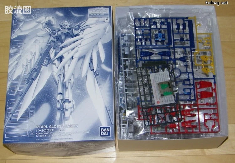 Bandai MG 1/100 Wing Gundam Zero EW [Pearl Mirror Coating Ver.]