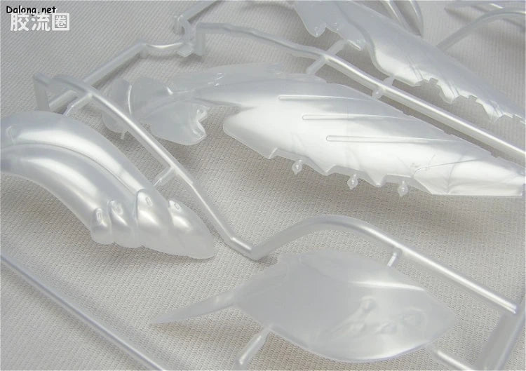 Bandai MG 1/100 Wing Gundam Zero EW [Pearl Mirror Coating Ver.]