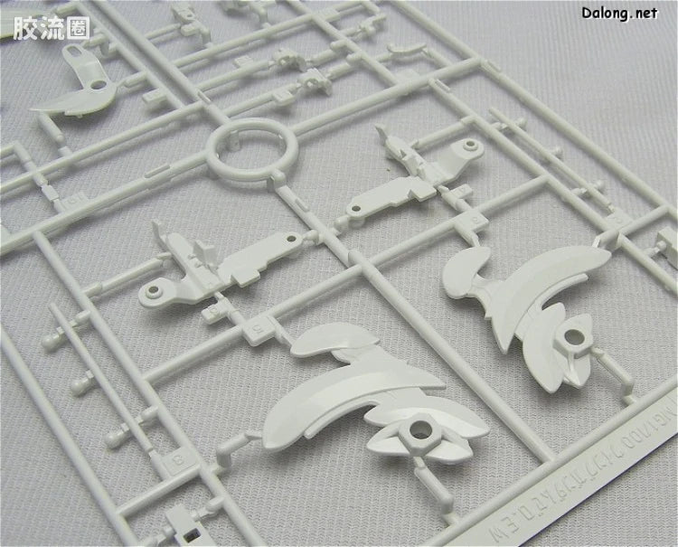 Bandai MG 1/100 Wing Gundam Zero EW [Pearl Mirror Coating Ver.]