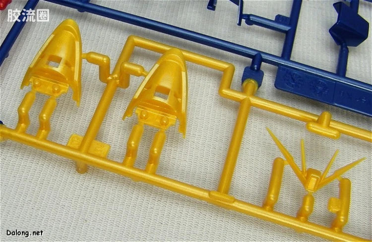 Bandai MG 1/100 Wing Gundam Zero EW [Pearl Mirror Coating Ver.]
