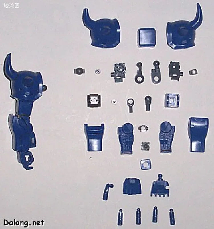 Bandai MG 1/100 MS-07B Gouf