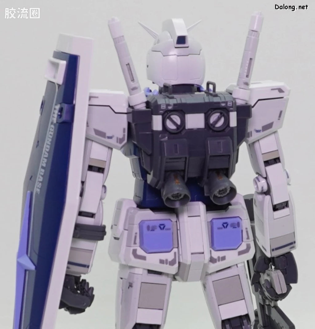 Bandai MG 1/100 RX-78-2 Gundam Ver.3.0 [Gundam Base Color]