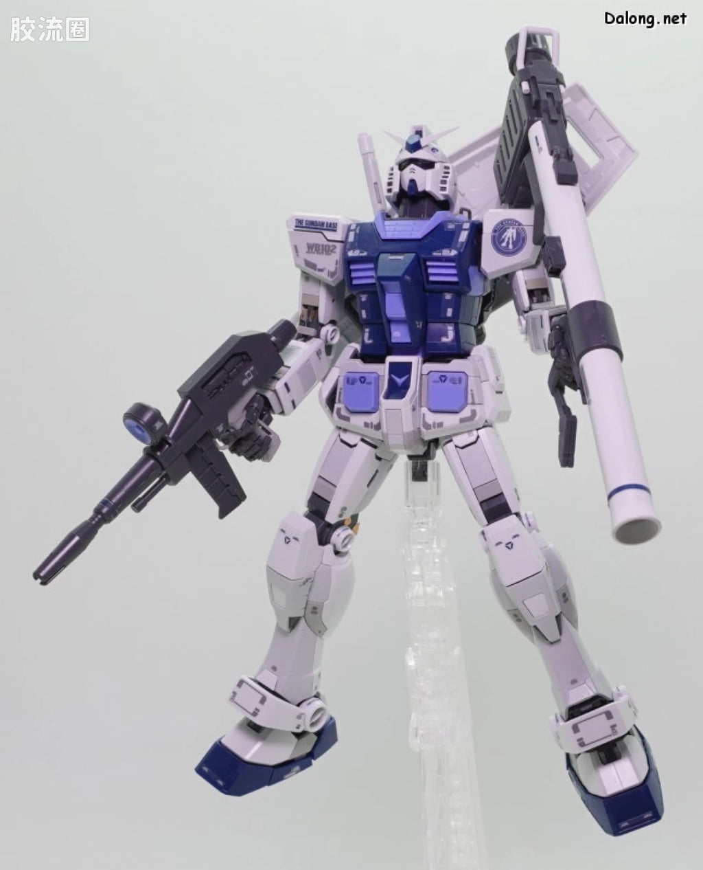 Bandai MG 1/100 RX-78-2 Gundam Ver.3.0 [Gundam Base Color]