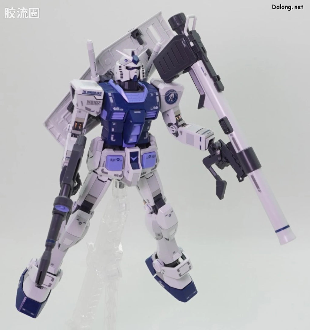 Bandai MG 1/100 RX-78-2 Gundam Ver.3.0 [Gundam Base Color]