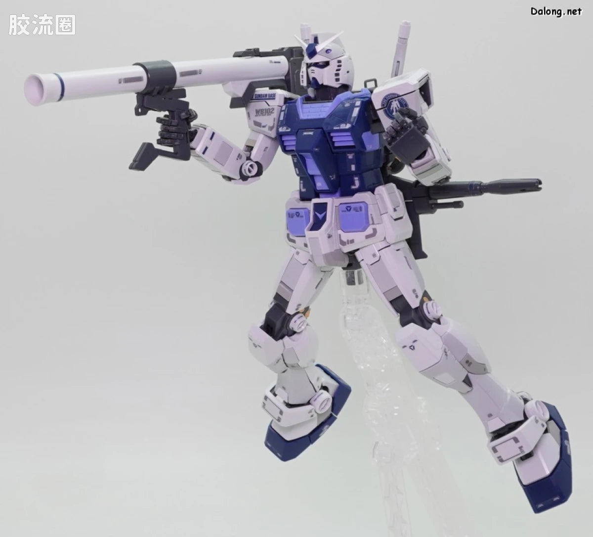 Bandai MG 1/100 RX-78-2 Gundam Ver.3.0 [Gundam Base Color]