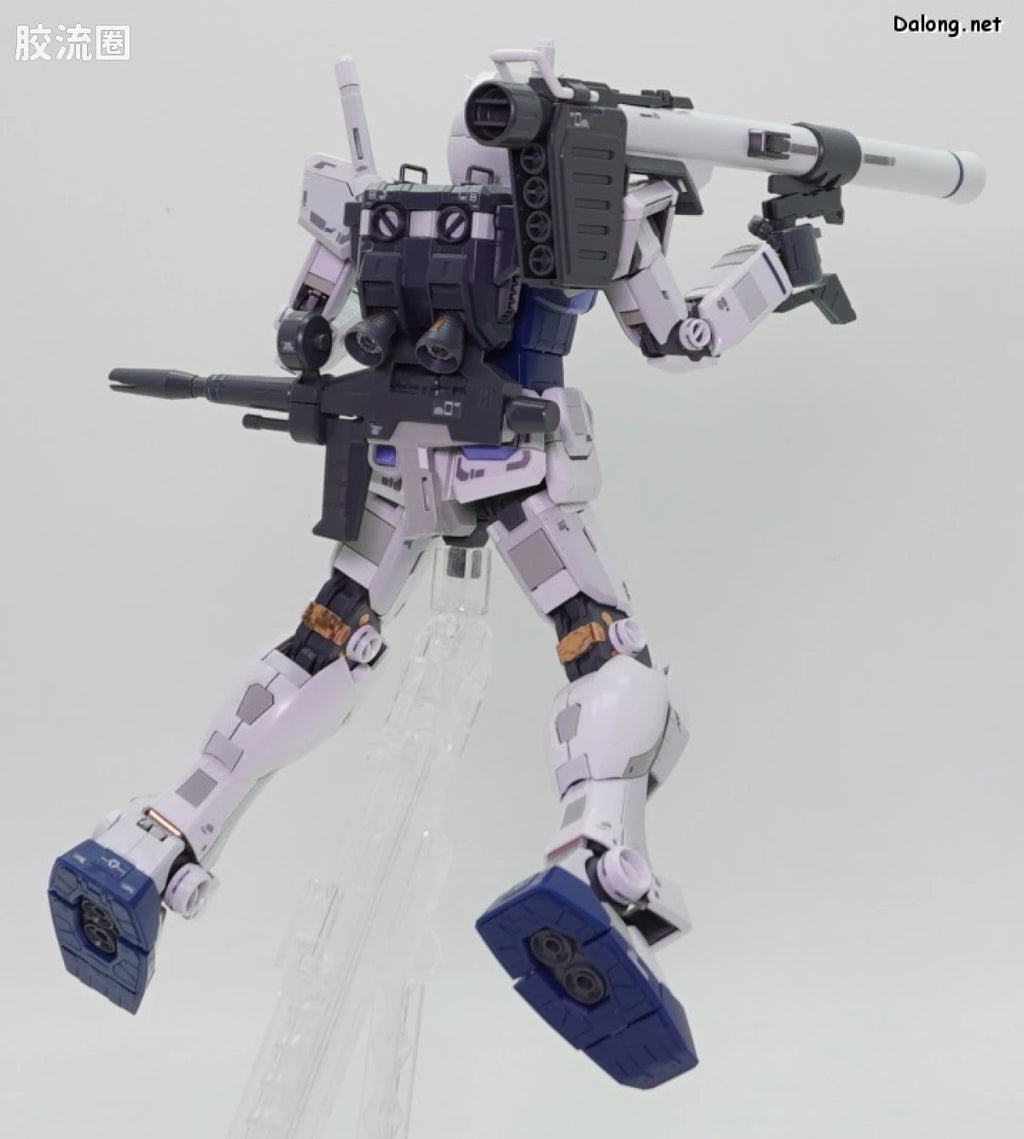 Bandai MG 1/100 RX-78-2 Gundam Ver.3.0 [Gundam Base Color]