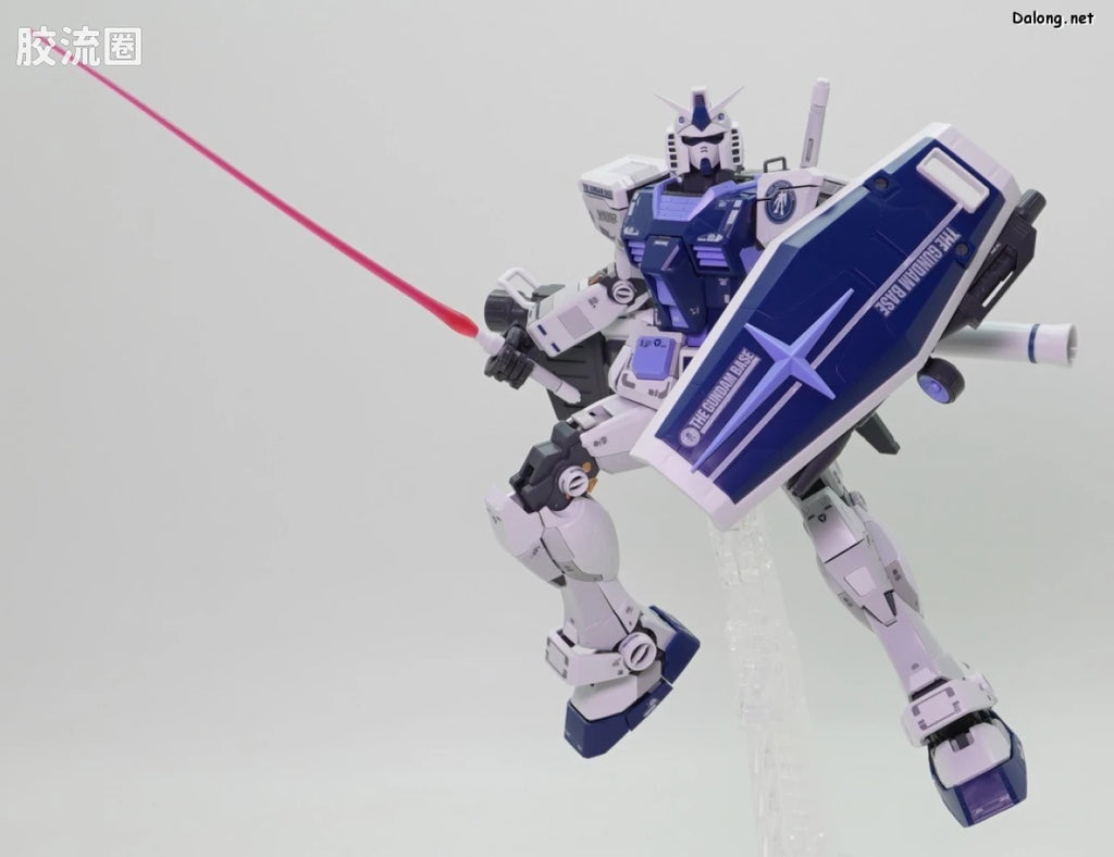 Bandai MG 1/100 RX-78-2 Gundam Ver.3.0 [Gundam Base Color]