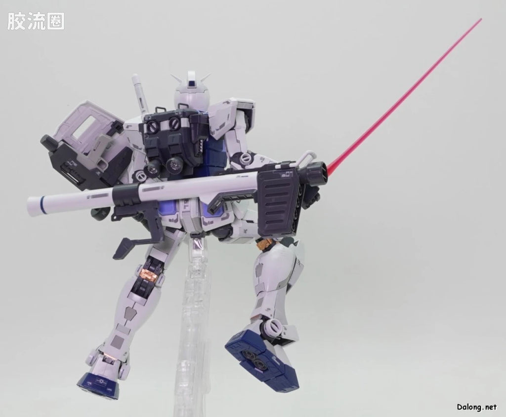 Bandai MG 1/100 RX-78-2 Gundam Ver.3.0 [Gundam Base Color]
