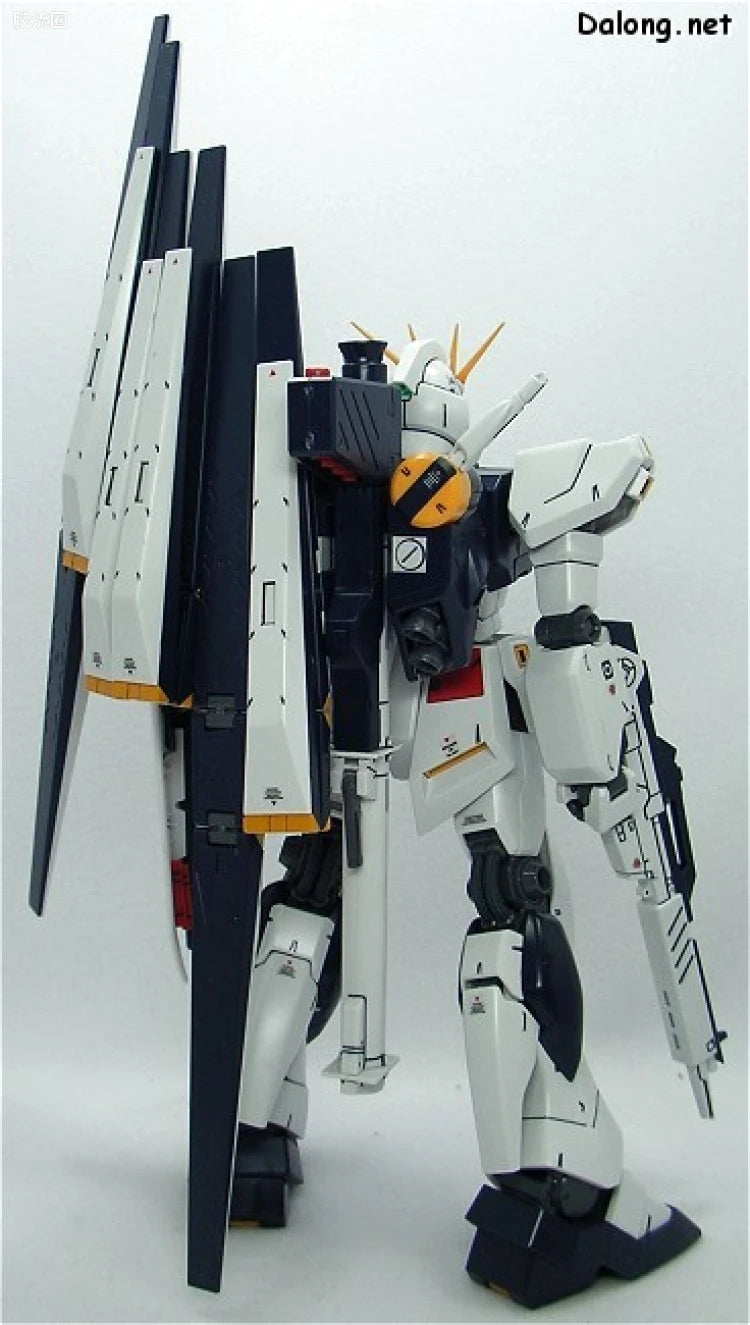Bandai MG 1/100 RX-93 ν Gundam