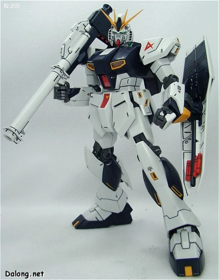 Bandai MG 1/100 RX-93 ν Gundam