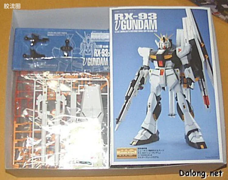 Bandai MG 1/100 RX-93 ν Gundam