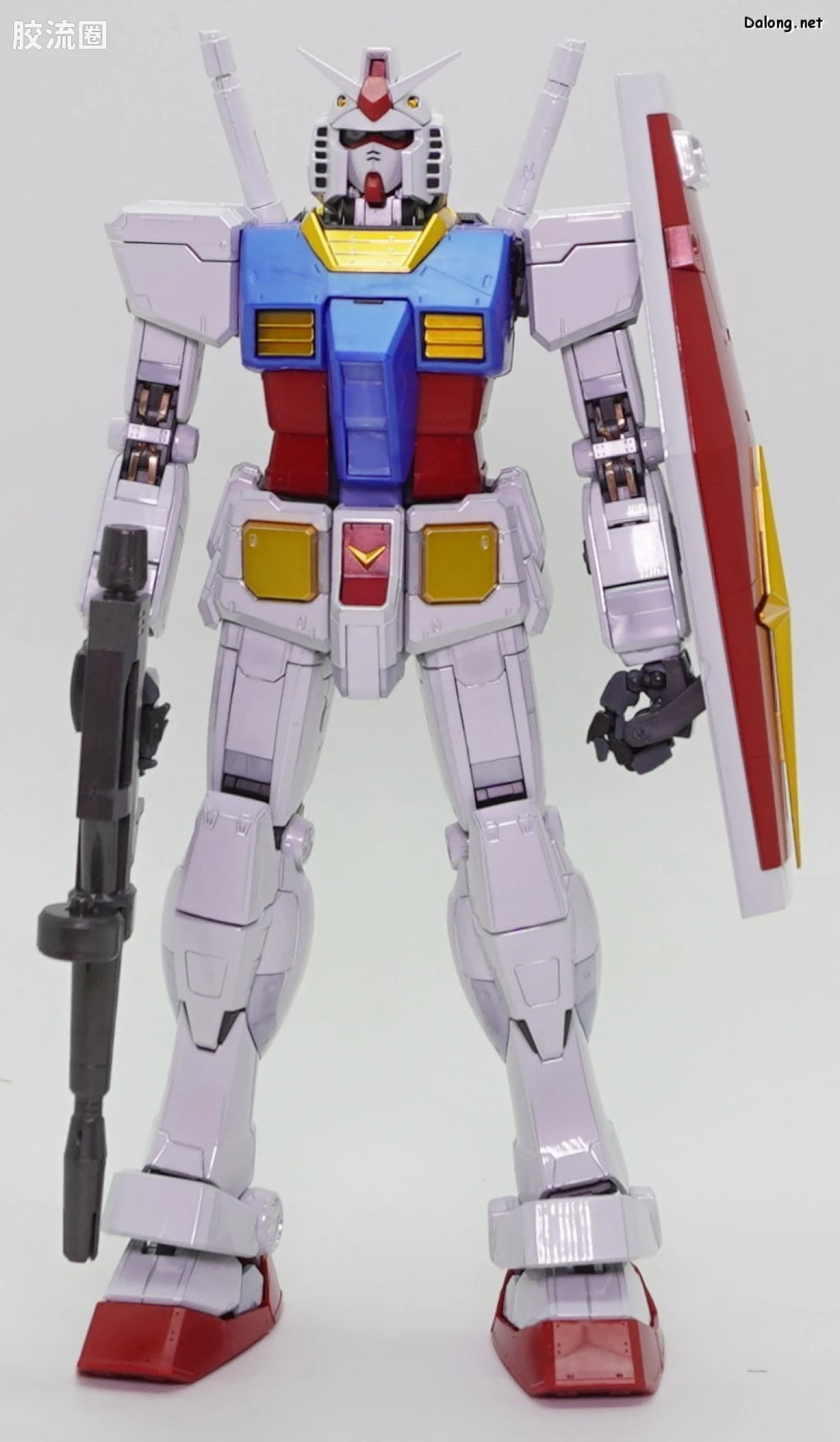P-Bandai MG 1/100 RX-78-2 Gundam Ver.3.0 [Titanium Finish]