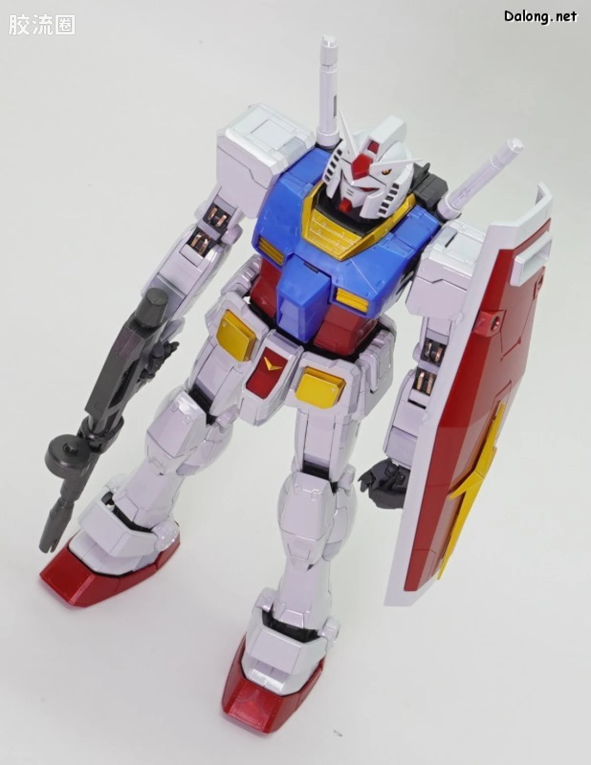 P-Bandai MG 1/100 RX-78-2 Gundam Ver.3.0 [Titanium Finish]