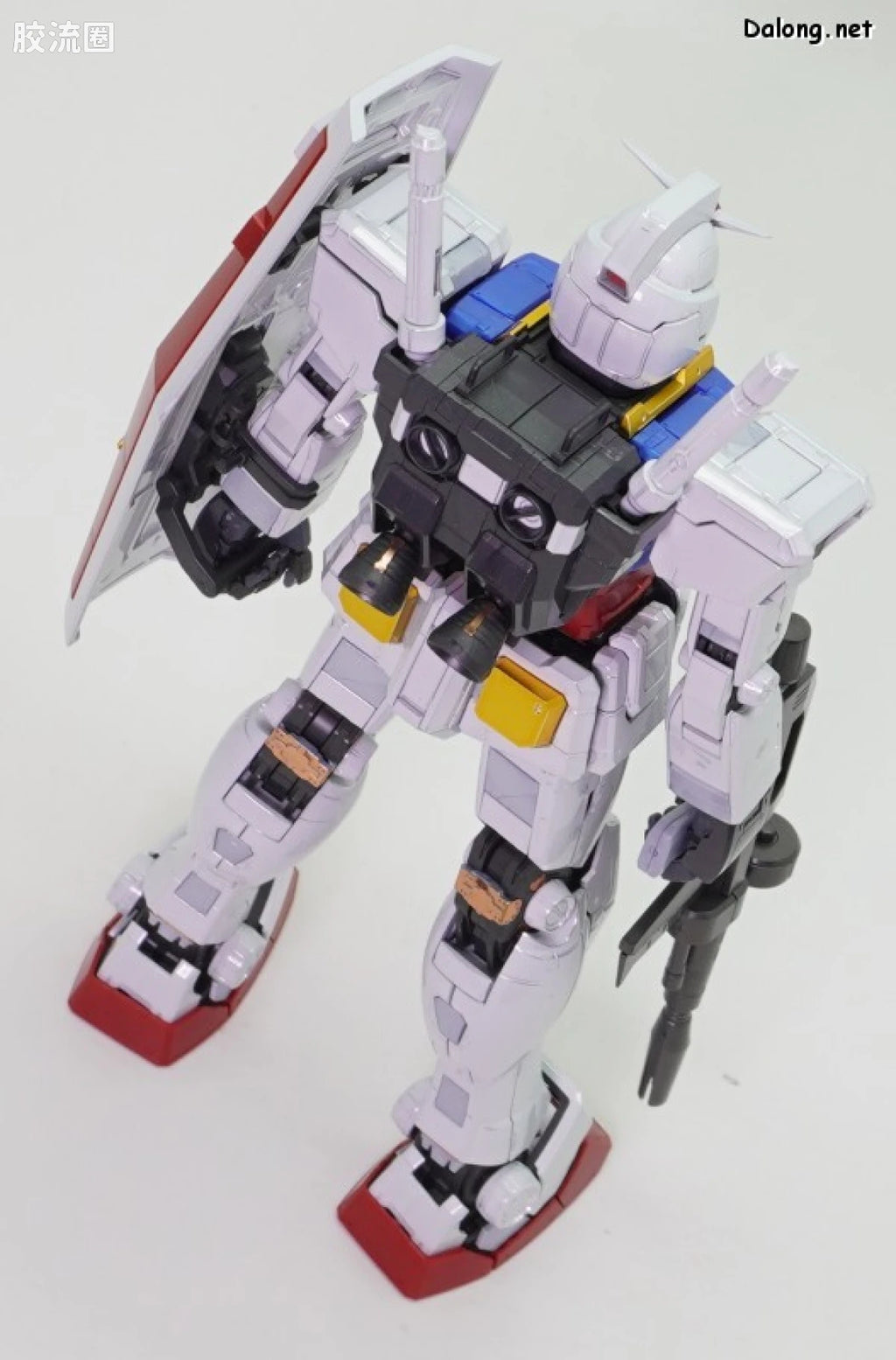 P-Bandai MG 1/100 RX-78-2 Gundam Ver.3.0 [Titanium Finish]