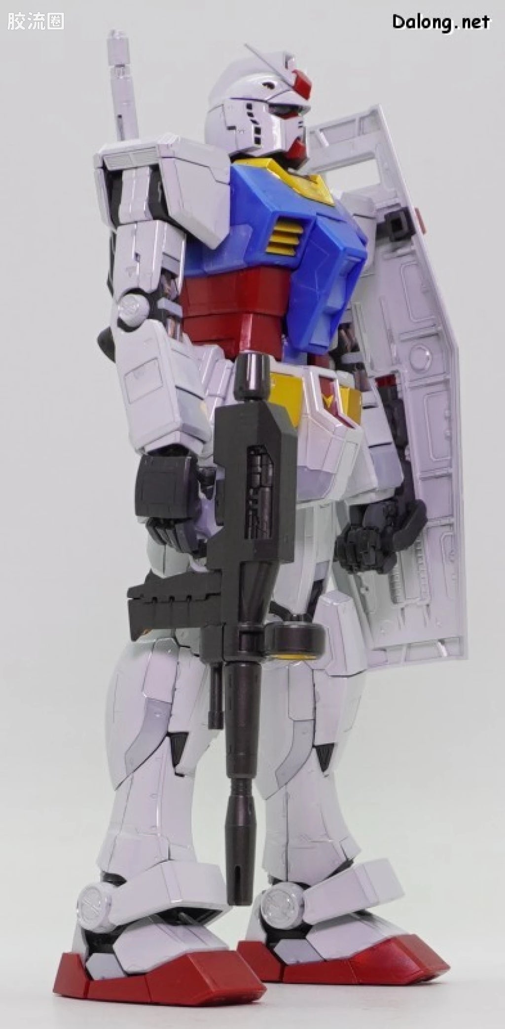 P-Bandai MG 1/100 RX-78-2 Gundam Ver.3.0 [Titanium Finish]