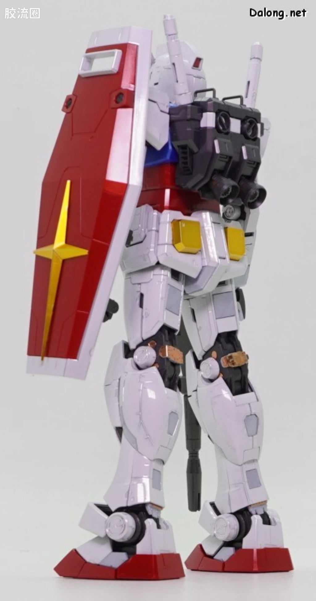 P-Bandai MG 1/100 RX-78-2 Gundam Ver.3.0 [Titanium Finish]