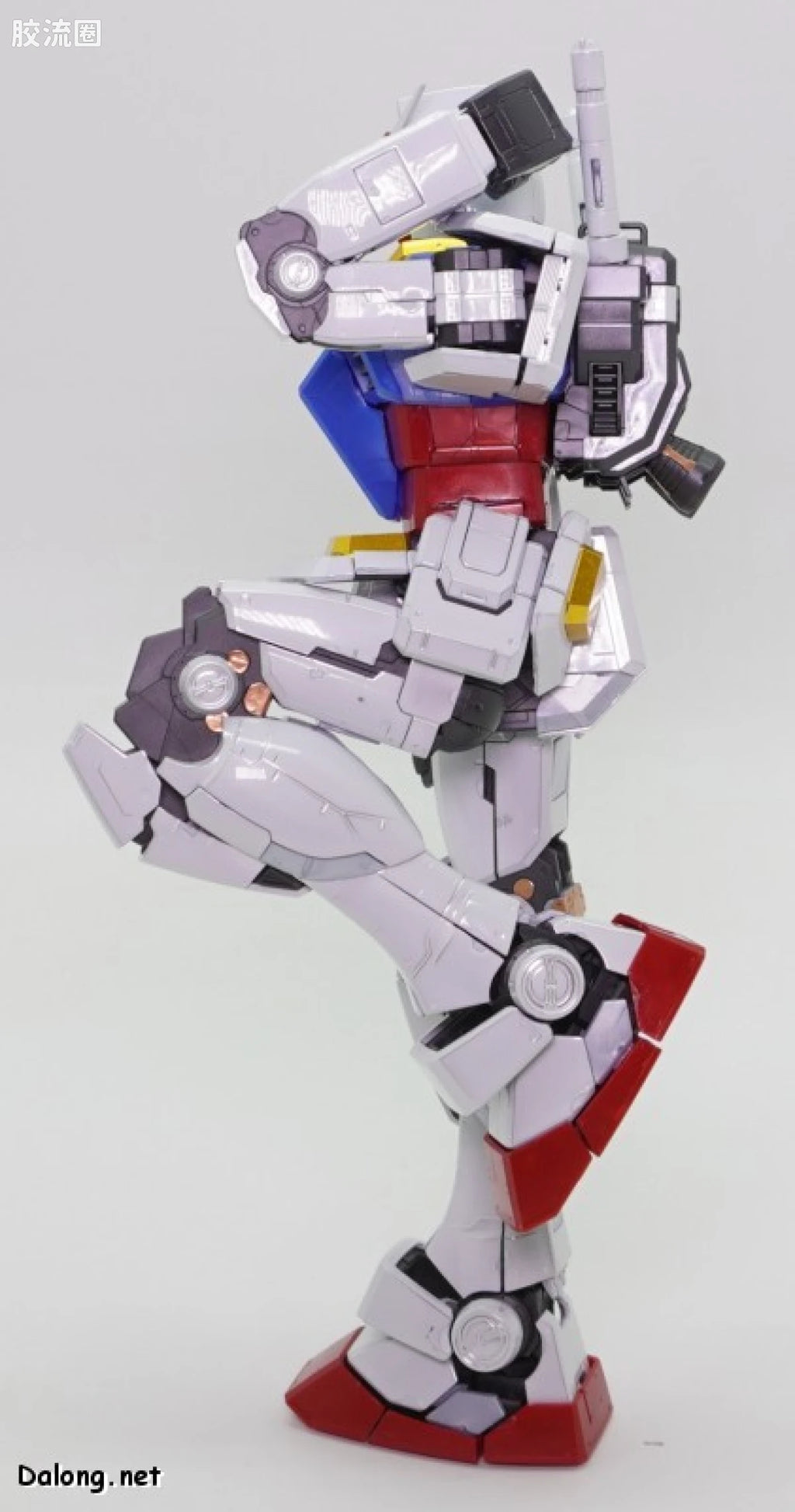 P-Bandai MG 1/100 RX-78-2 Gundam Ver.3.0 [Titanium Finish]