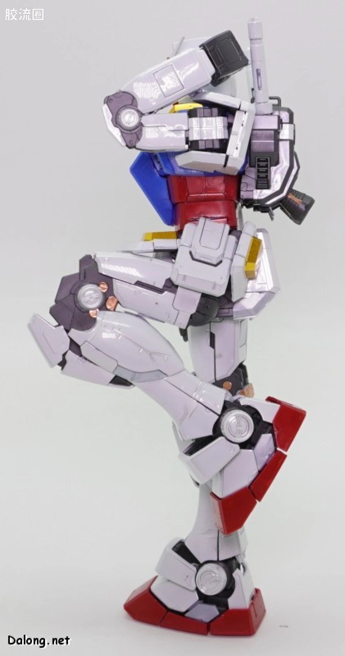 P-Bandai MG 1/100 RX-78-2 Gundam Ver.3.0 [Titanium Finish]