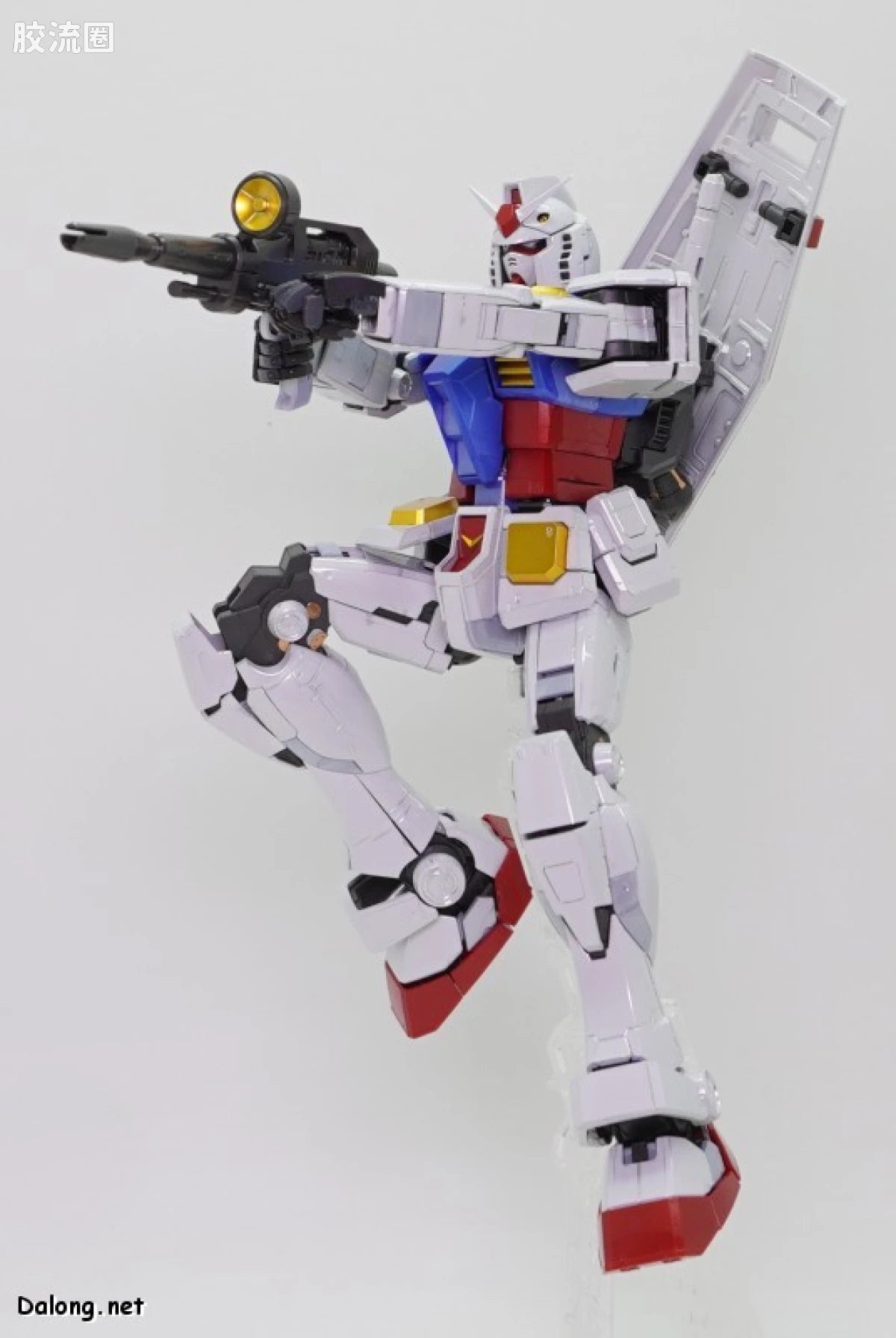 P-Bandai MG 1/100 RX-78-2 Gundam Ver.3.0 [Titanium Finish]