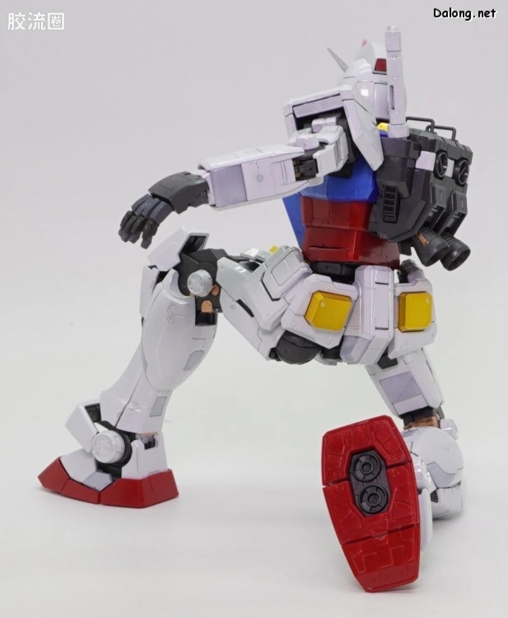 P-Bandai MG 1/100 RX-78-2 Gundam Ver.3.0 [Titanium Finish]