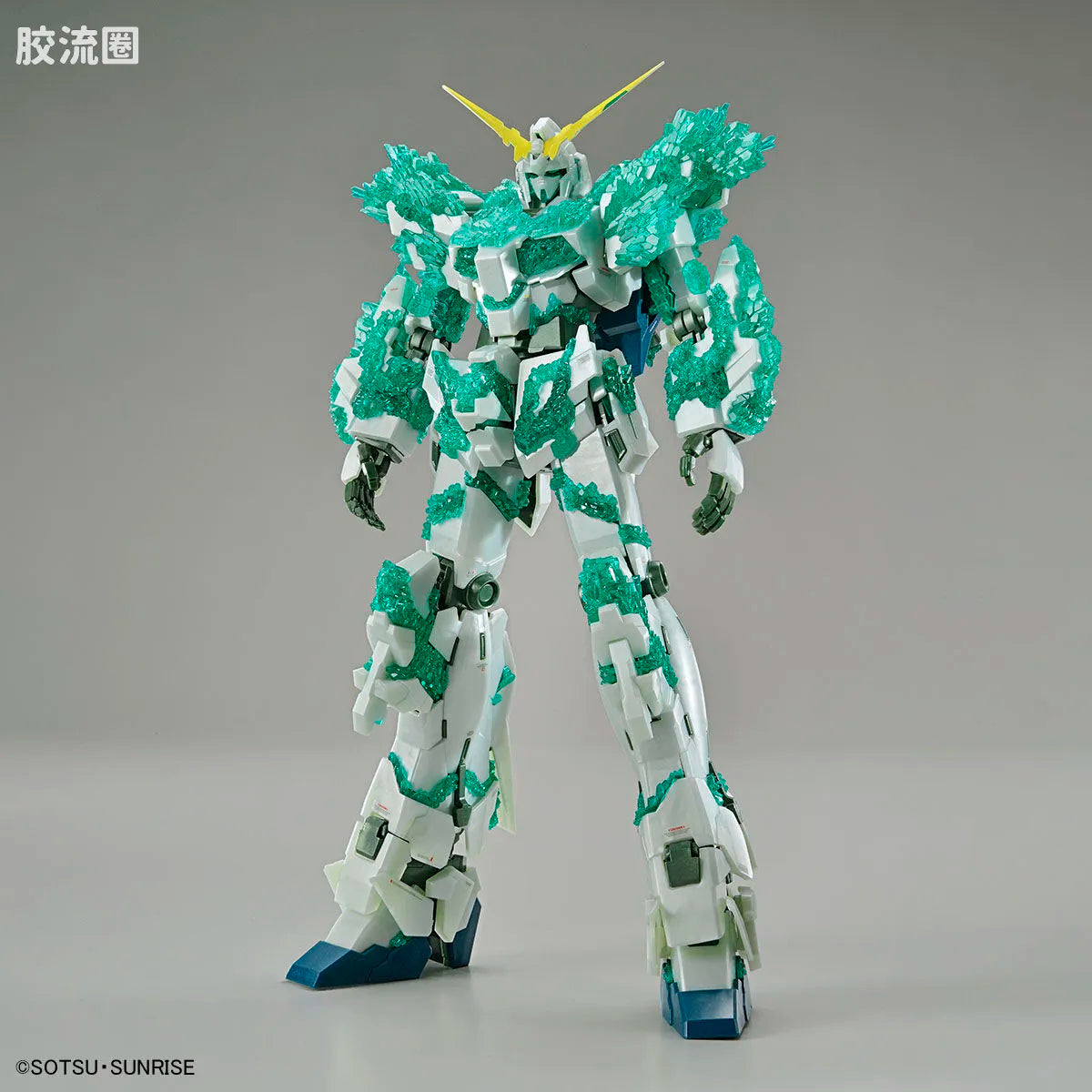 P-Bandai MG 1/100 Unicorn Gundam (Luminous Crystal Body)