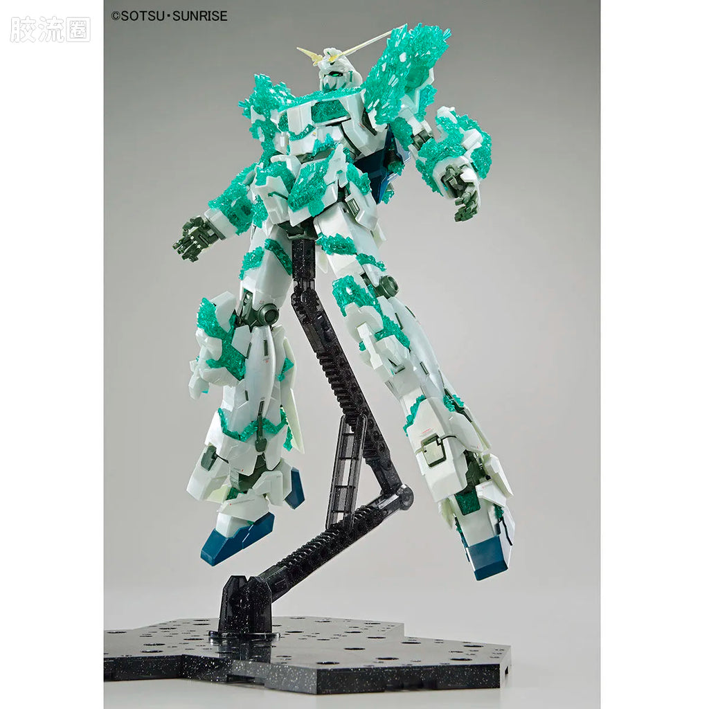P-Bandai MG 1/100 Unicorn Gundam (Luminous Crystal Body)