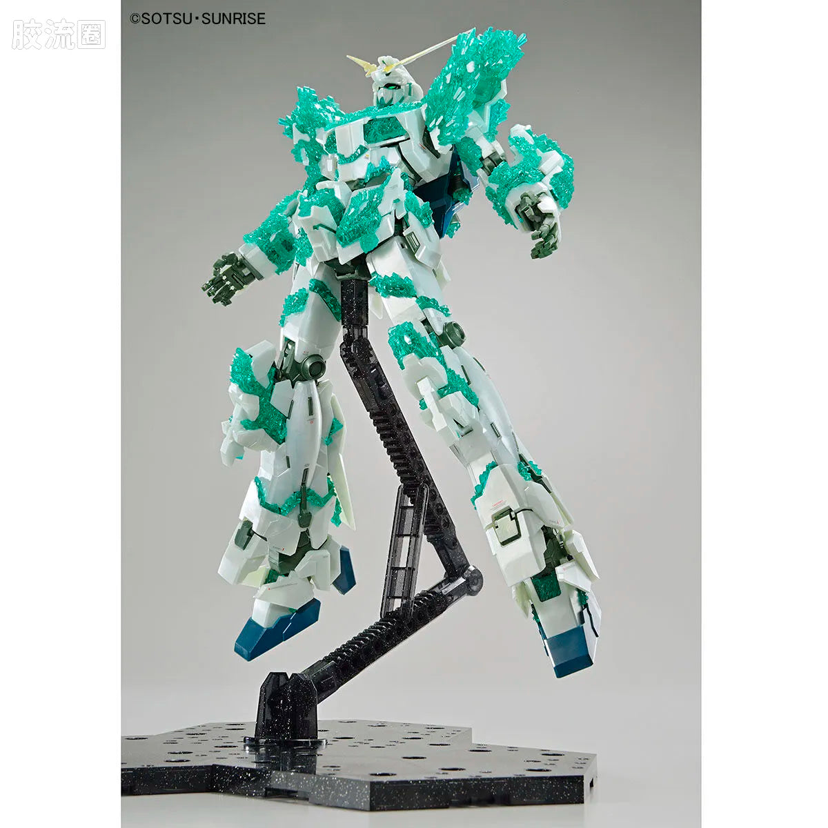 P-Bandai MG 1/100 Unicorn Gundam (Luminous Crystal Body)