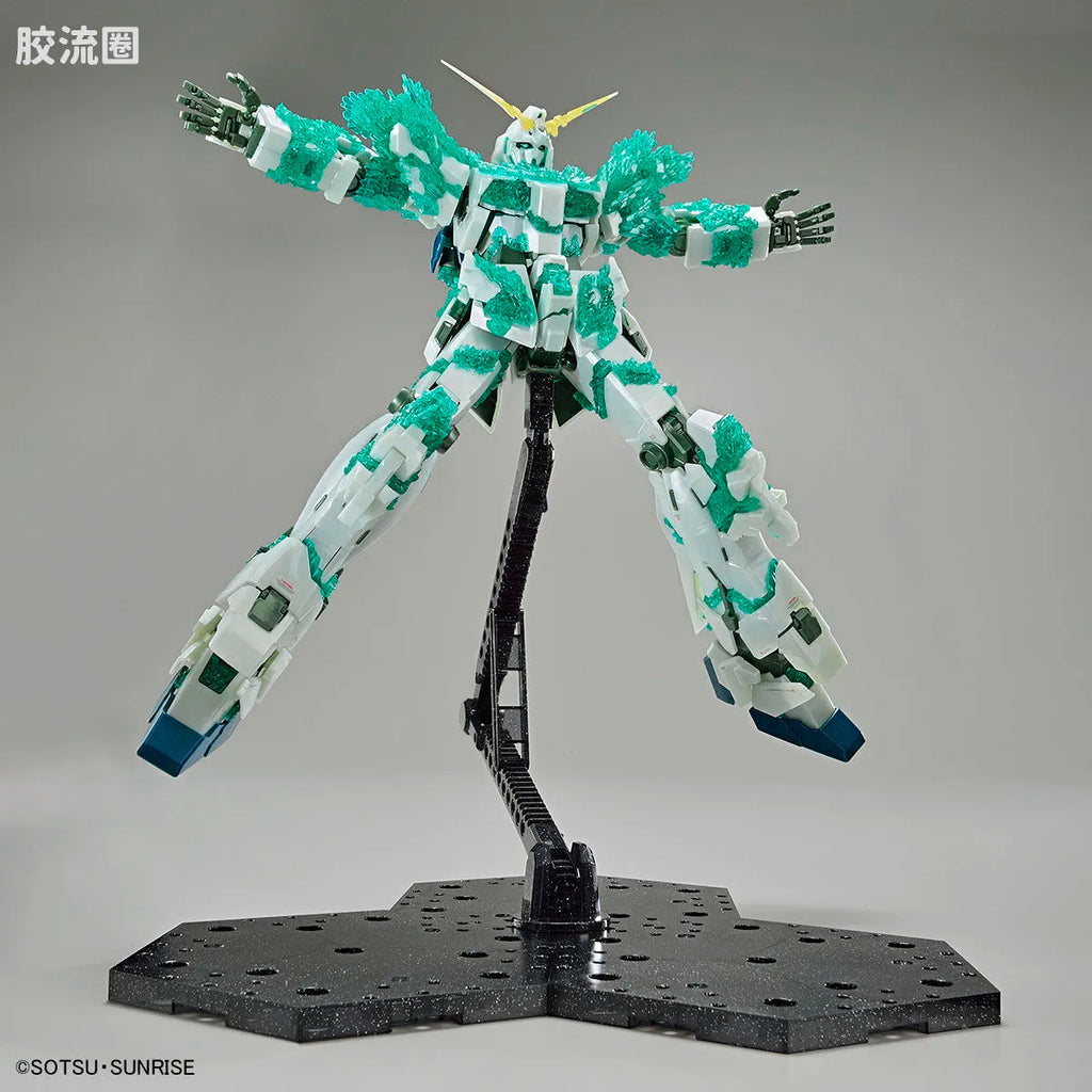 P-Bandai MG 1/100 Unicorn Gundam (Luminous Crystal Body)