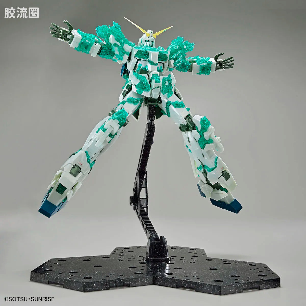 P-Bandai MG 1/100 Unicorn Gundam (Luminous Crystal Body)