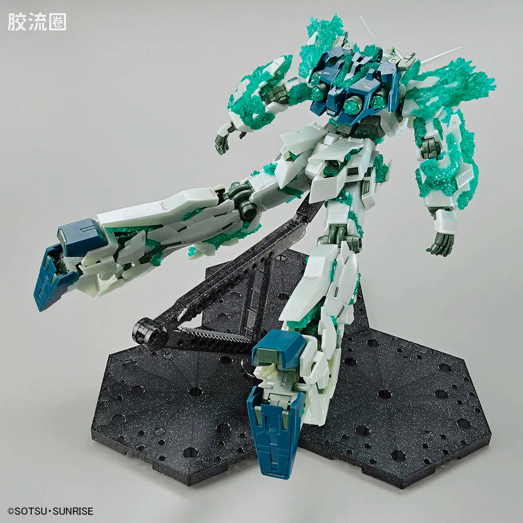 P-Bandai MG 1/100 Unicorn Gundam (Luminous Crystal Body)