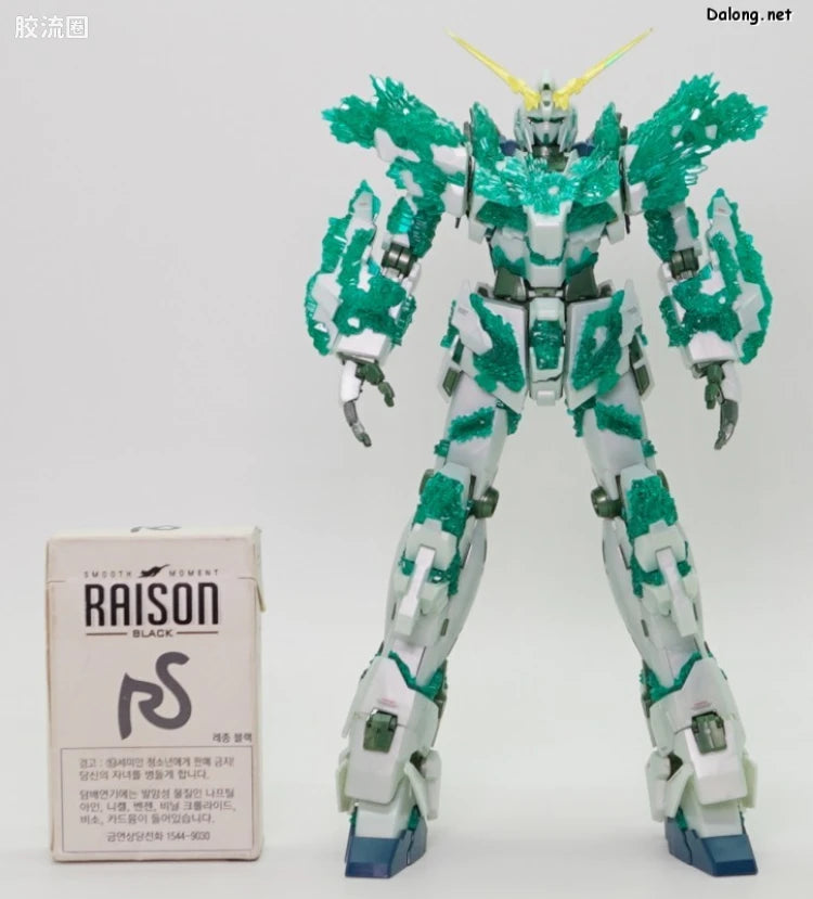 P-Bandai MG 1/100 Unicorn Gundam (Luminous Crystal Body)