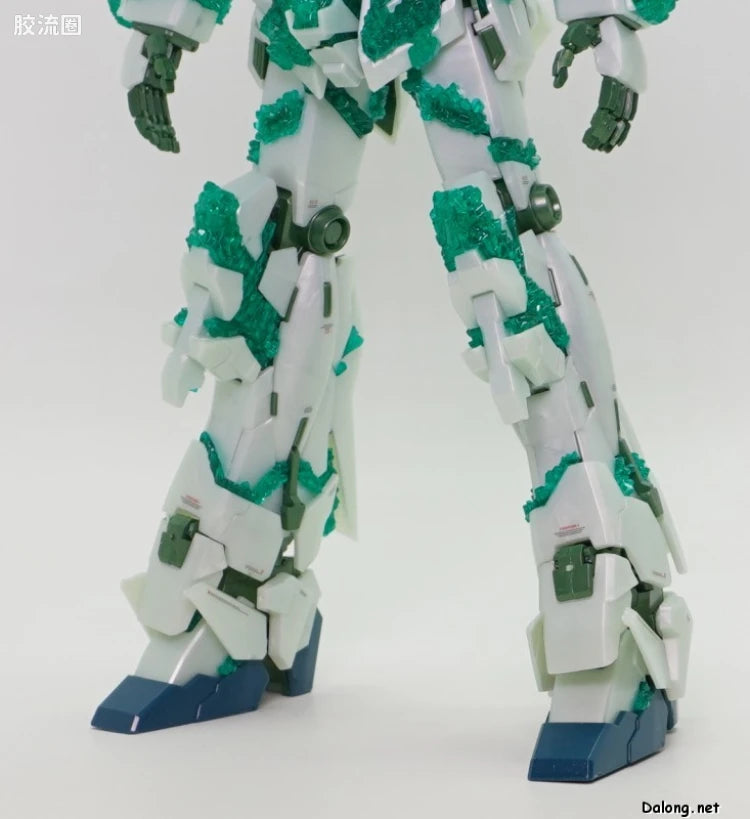 P-Bandai MG 1/100 Unicorn Gundam (Luminous Crystal Body)