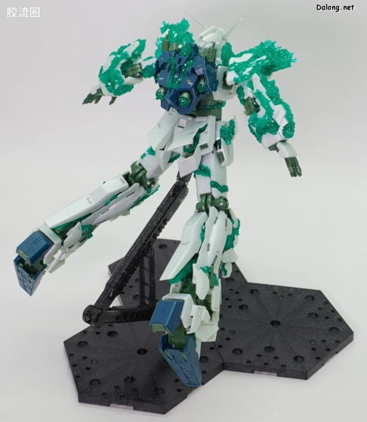 P-Bandai MG 1/100 Unicorn Gundam (Luminous Crystal Body)