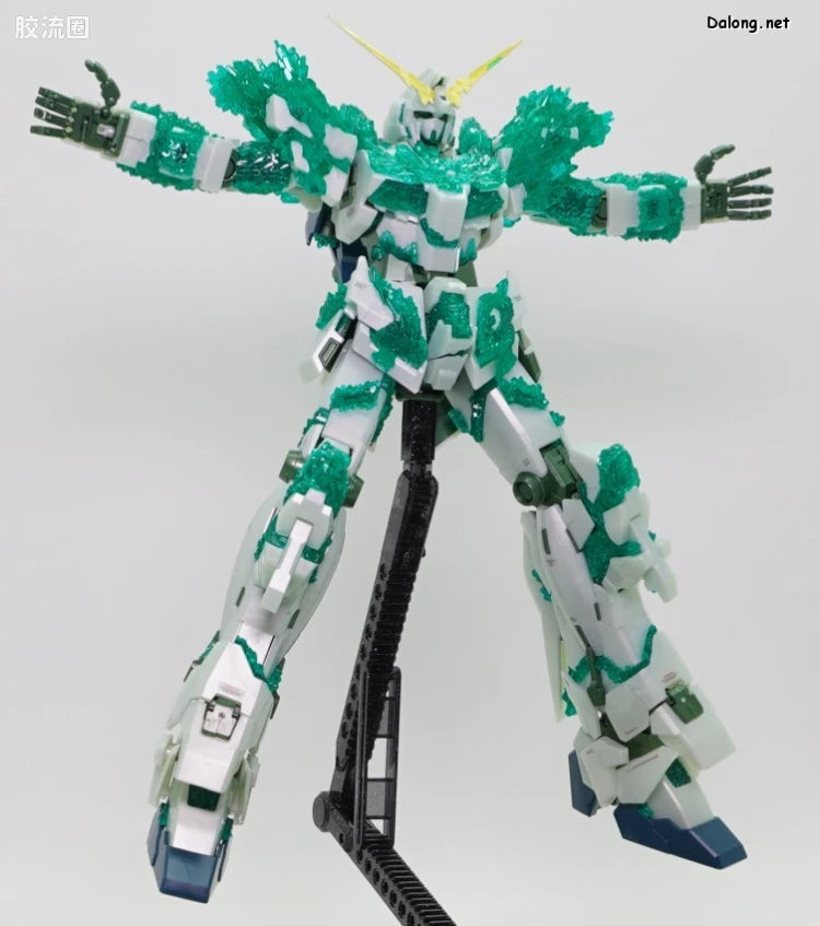 P-Bandai MG 1/100 Unicorn Gundam (Luminous Crystal Body)