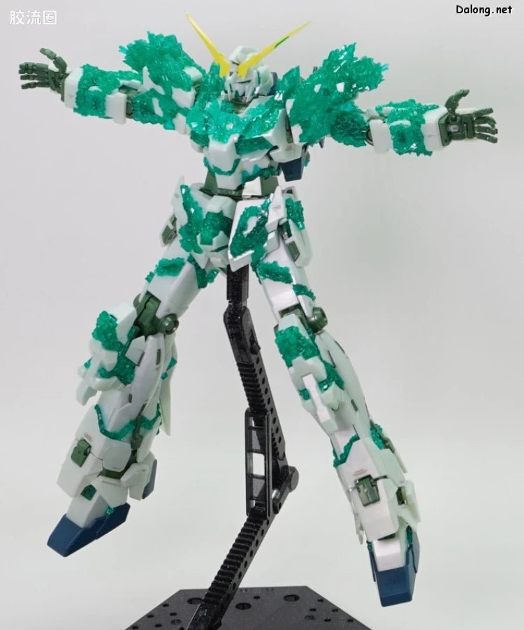 P-Bandai MG 1/100 Unicorn Gundam (Luminous Crystal Body)