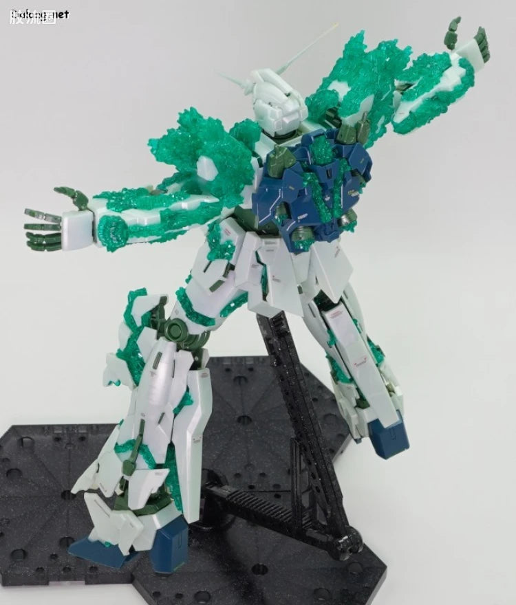 P-Bandai MG 1/100 Unicorn Gundam (Luminous Crystal Body)